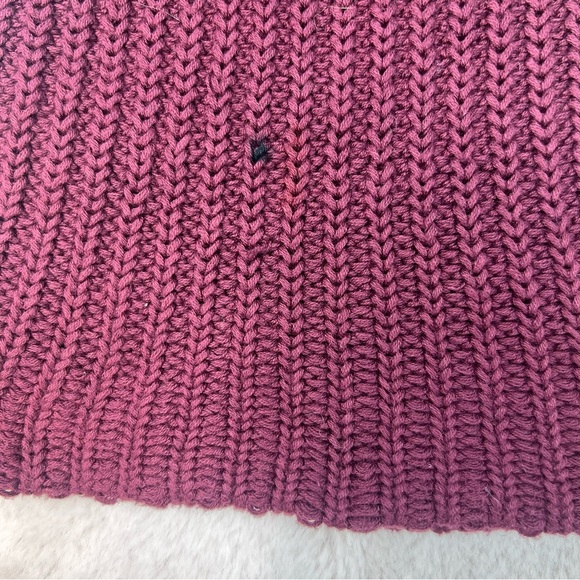 Harry Potter x Love Your Melon Burgundy Knit Beanie Hat Lightning Bolt Patch - Picture 6 of 8